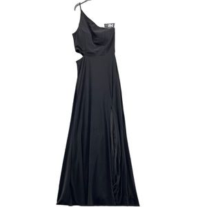 Jump Apparel Long Black One Shoulder Formal Gown Size 1/2.